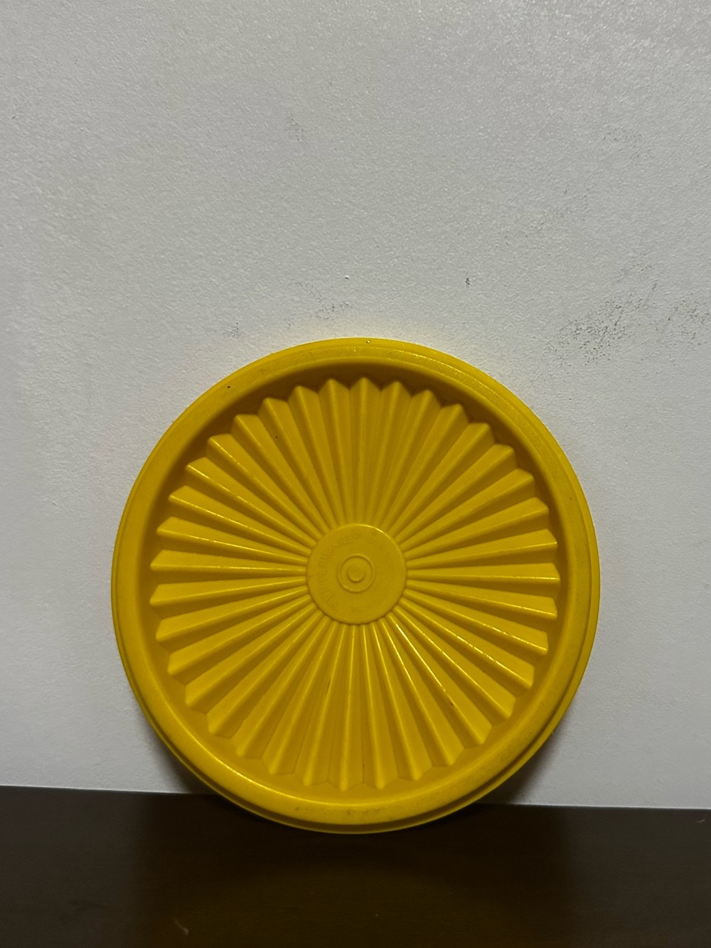 Vintage Tupperware Lid